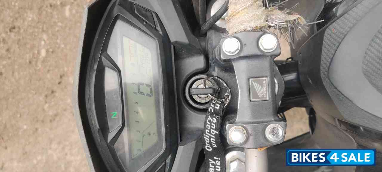 Honda CB Hornet 160R