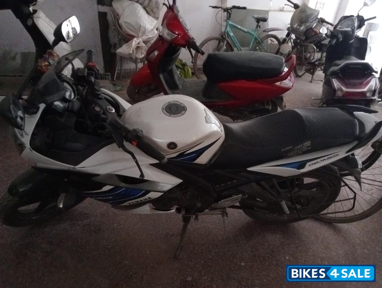 White Yamaha YZF R15 S