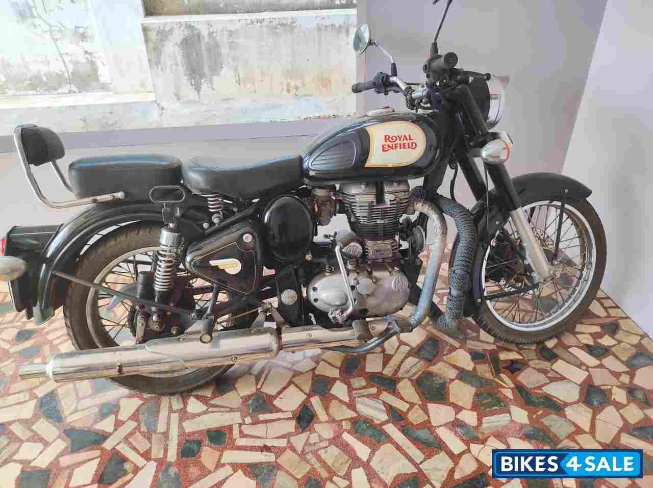 Black Royal Enfield Classic 350