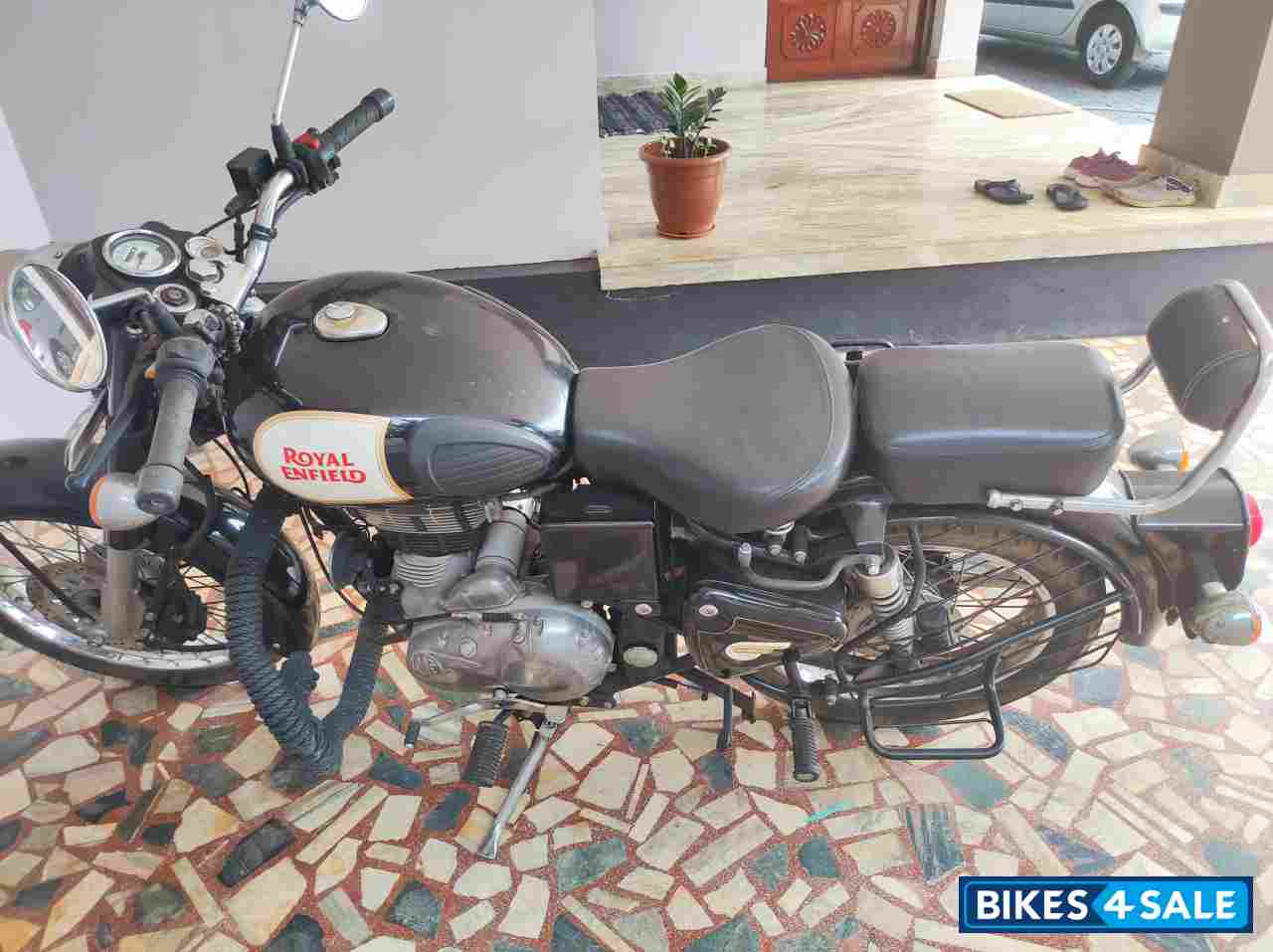 Black Royal Enfield Classic 350