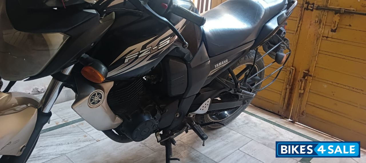 Yamaha FZ-S