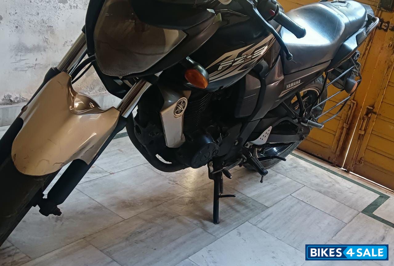 Yamaha FZ-S