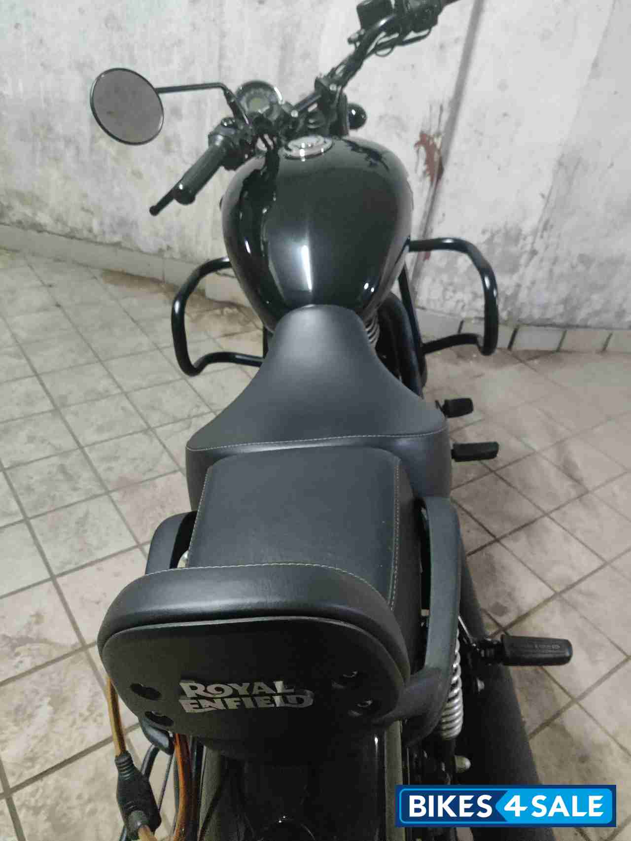 Black Royal Enfield 2022 Meteor 350