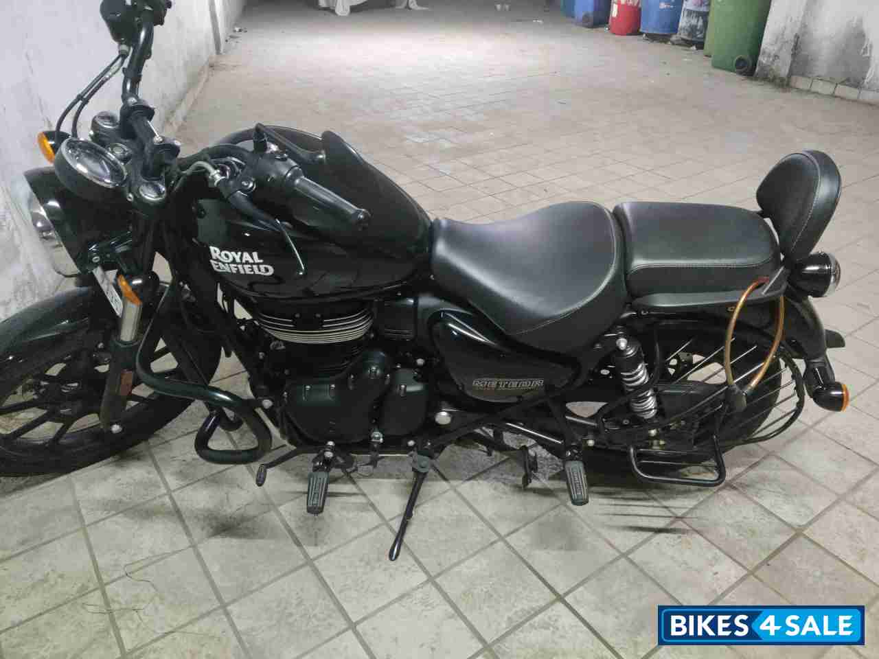 Black Royal Enfield 2022 Meteor 350