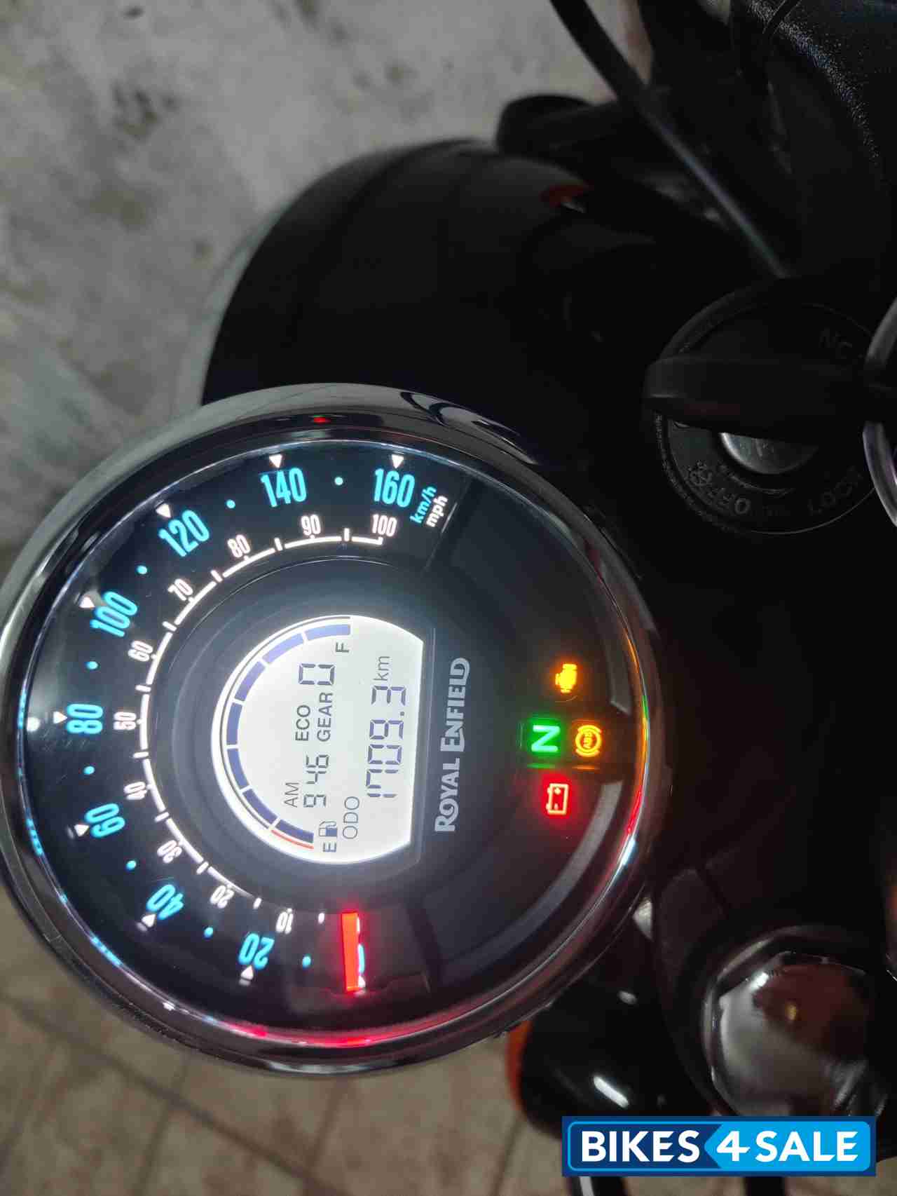 Black Royal Enfield 2022 Meteor 350