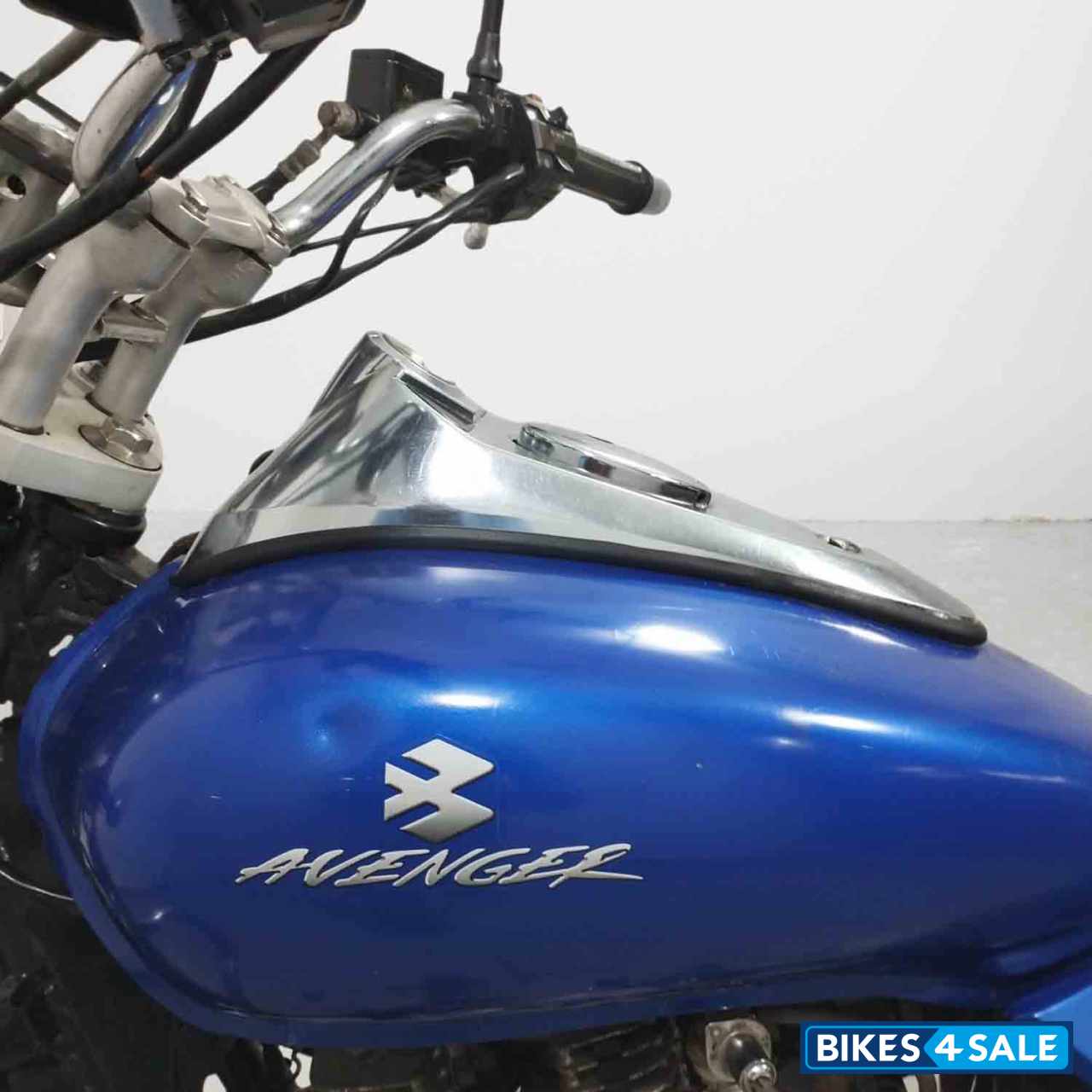 Bajaj Avenger 180 DTS-i