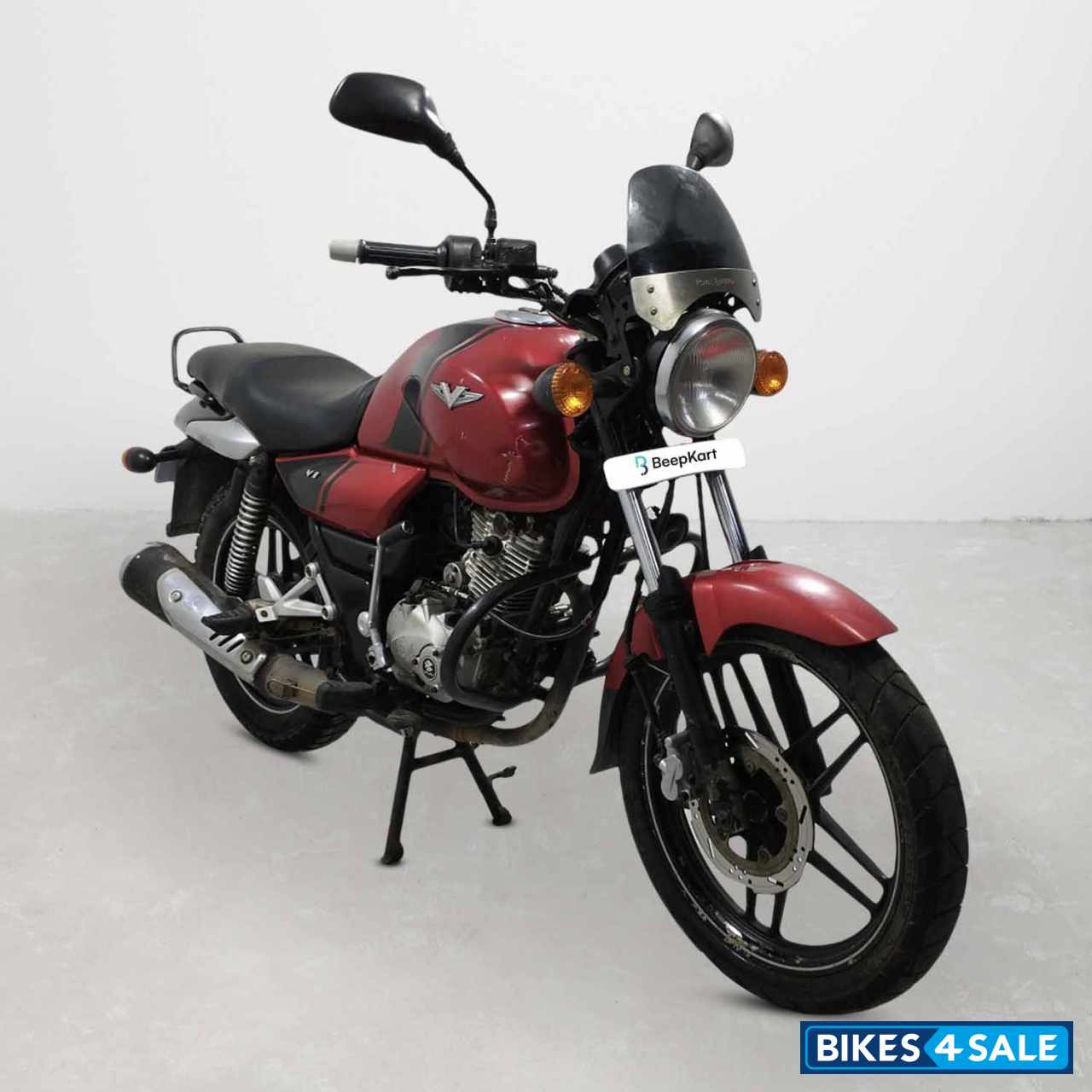 Bajaj V15