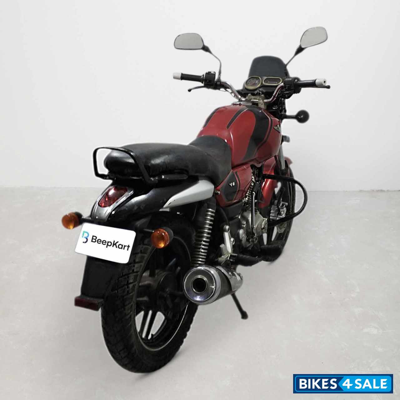 Bajaj V15