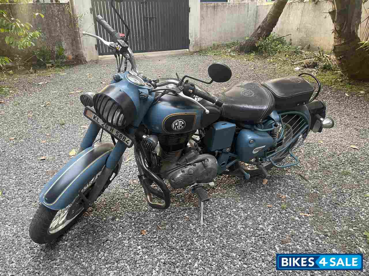 Squadron Blue Royal Enfield Classic Squadron Blue