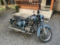 Squadron Blue Royal Enfield Classic Squadron Blue