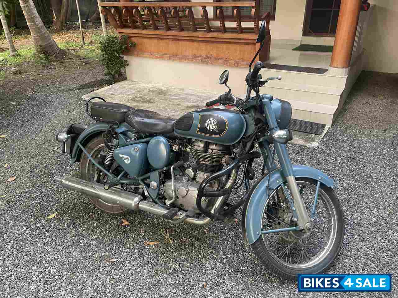Squadron Blue Royal Enfield Classic Squadron Blue