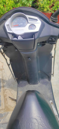 Magenta Mahindra Gusto