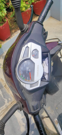 Magenta Mahindra Gusto