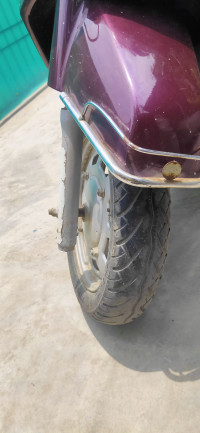 Magenta Mahindra Gusto