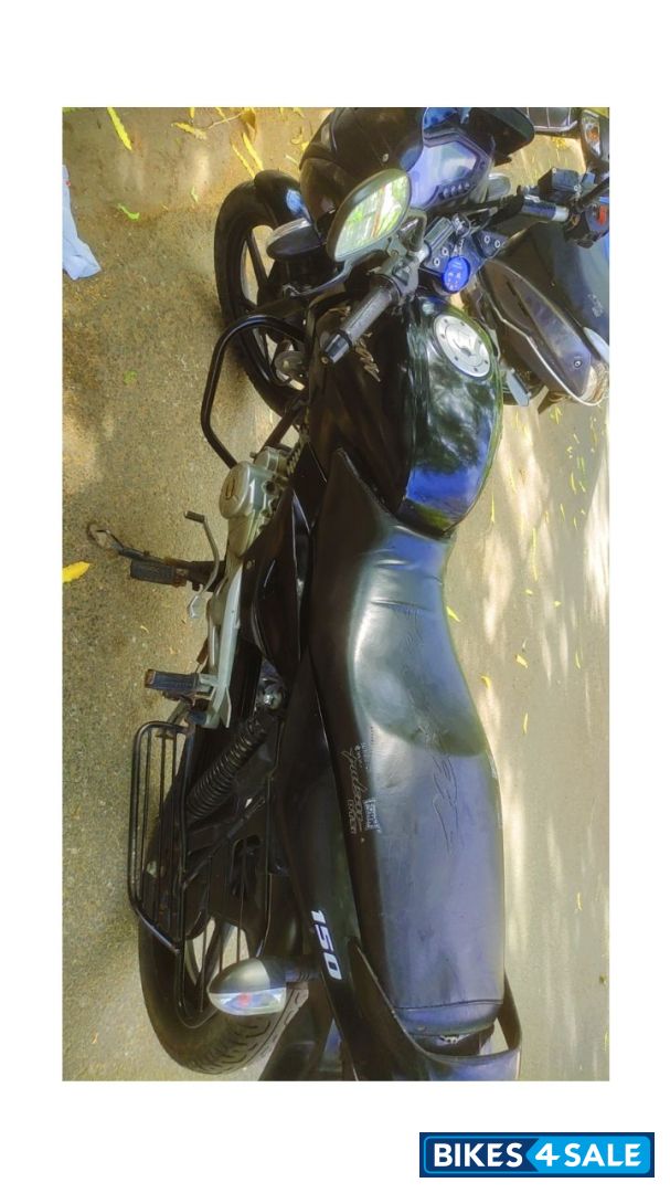 Black Bajaj Pulsar 150