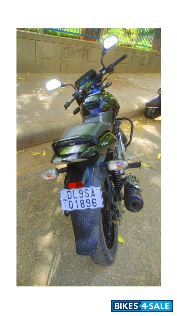 Black Bajaj Pulsar 150