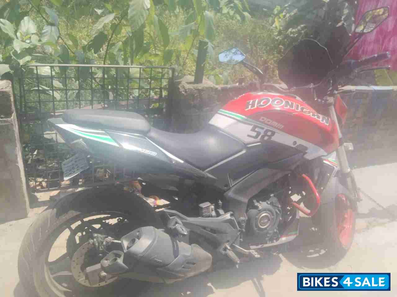 Bajaj Dominar 250 2022