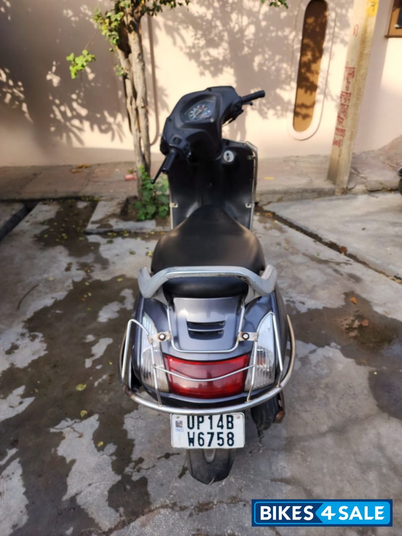 Gray Honda Activa