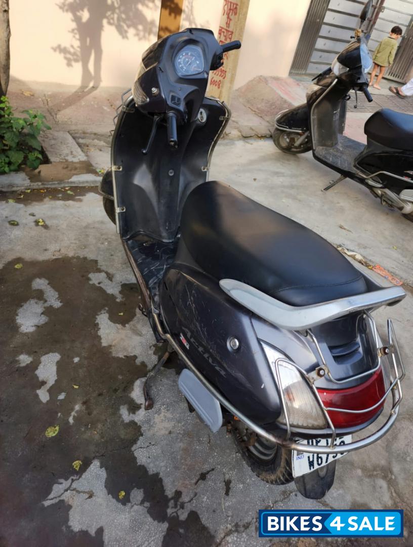 Gray Honda Activa