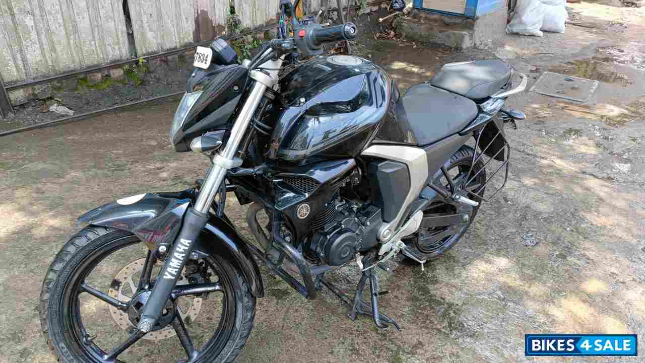 Yamaha FZ FI V2