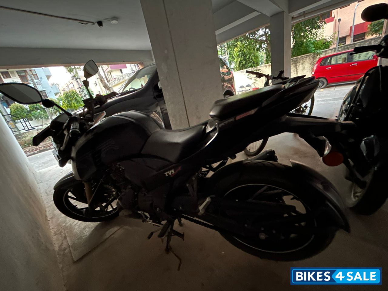 TVS Apache RTR 200 4V