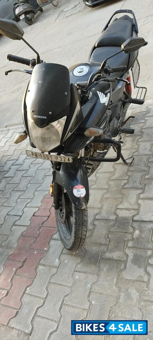 Black Honda CBF Stunner