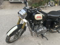 Black Royal Enfield Classic 500