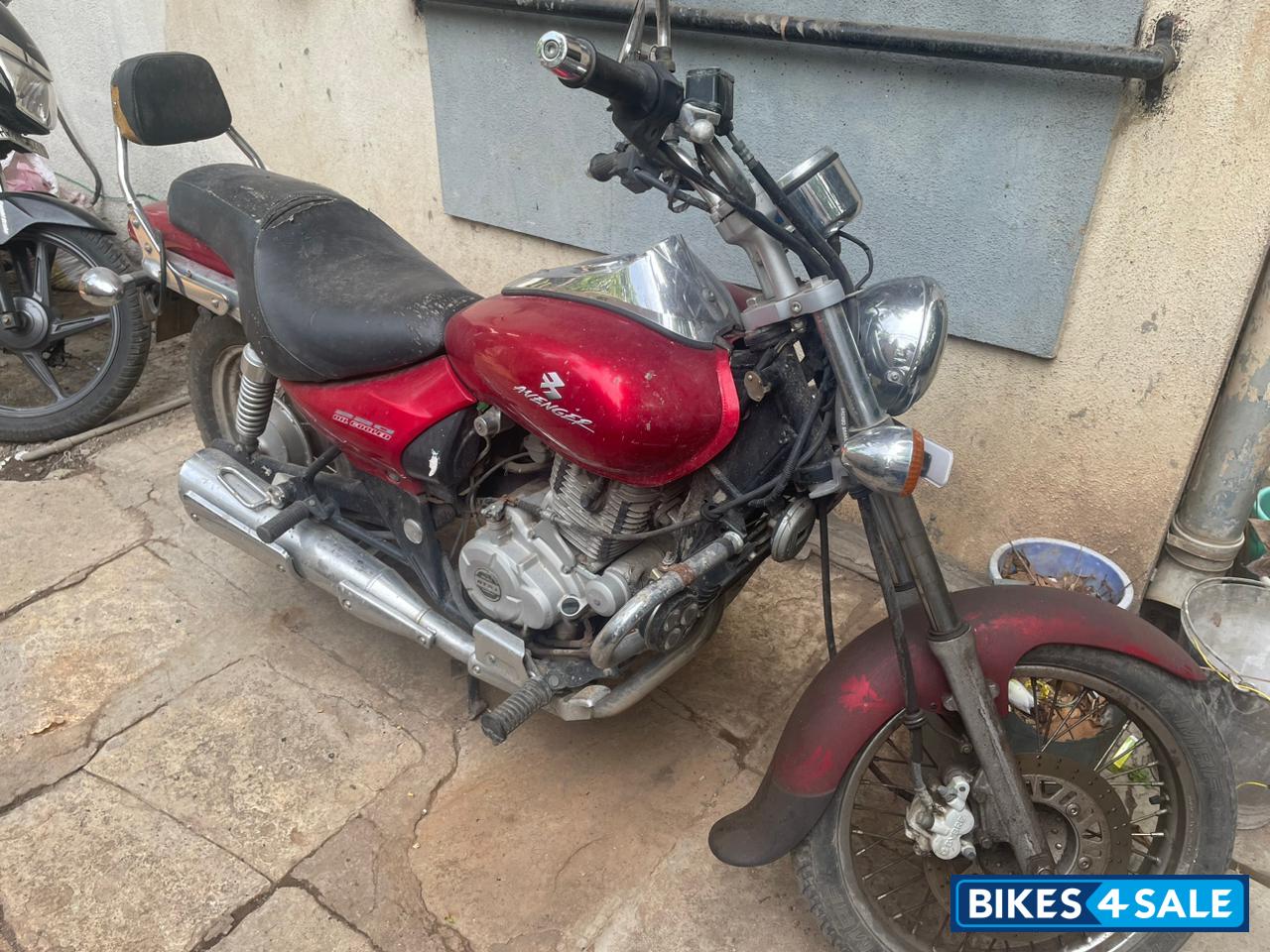 Bajaj Avenger 220 DTS-i