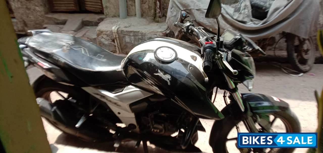 TVS Apache RTR 160 4V