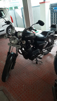 Black Royal Enfield Thunderbird 350