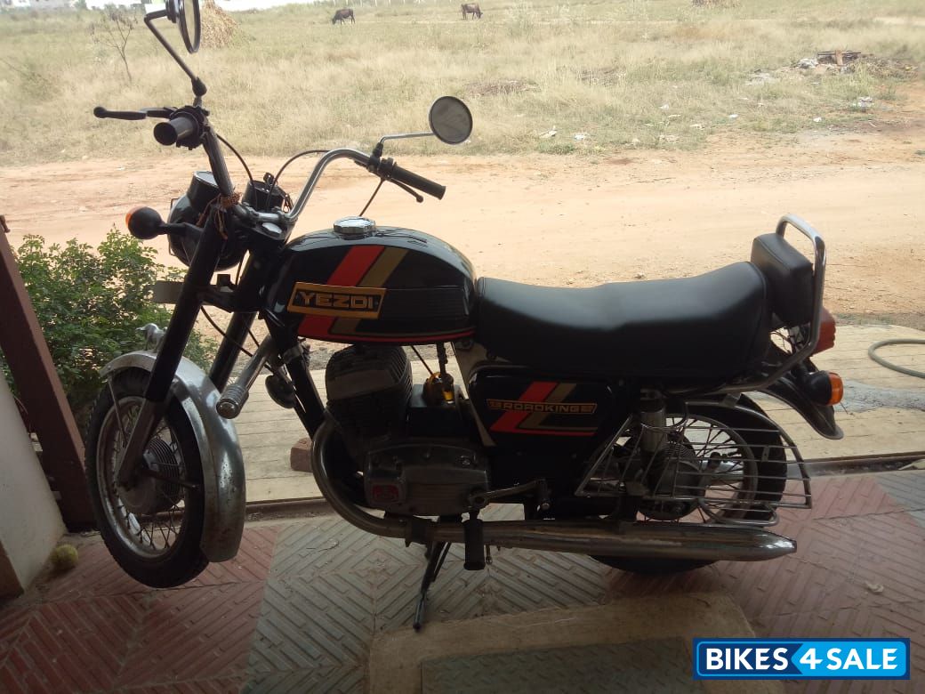 Ideal Jawa Yezdi RoadKing