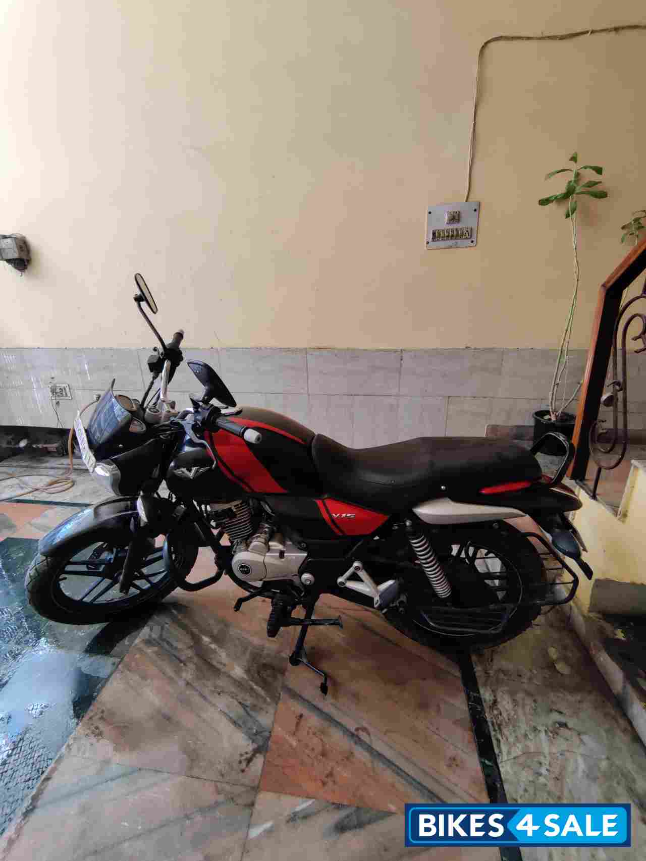 Red Bajaj V15