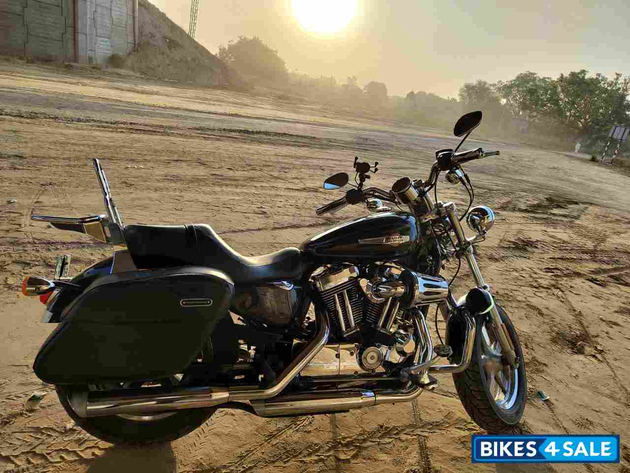 Black Harley Davidson 1200 Custom