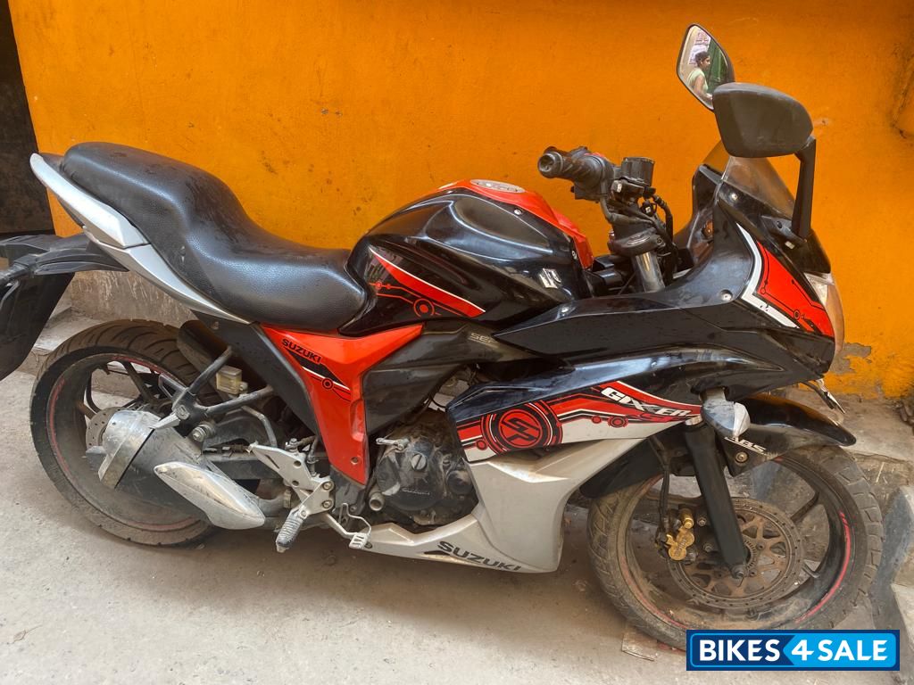 Suzuki Gixxer SF Fi