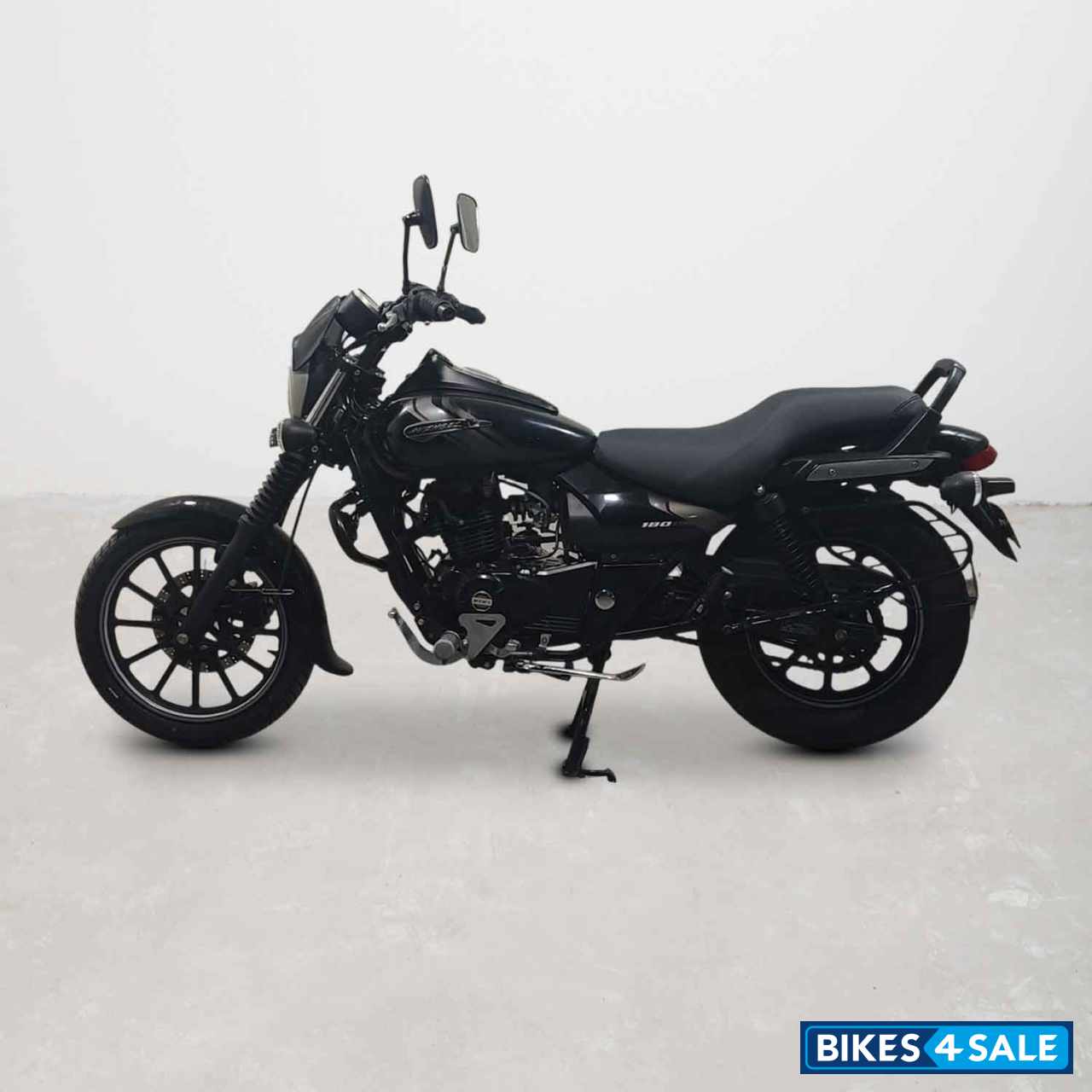 Bajaj Avenger Street 180
