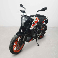 KTM Duke 125
