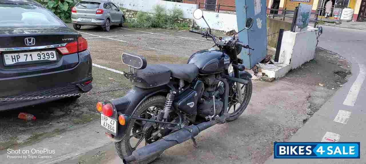 Stealth Black Royal Enfield Classic Stealth Black