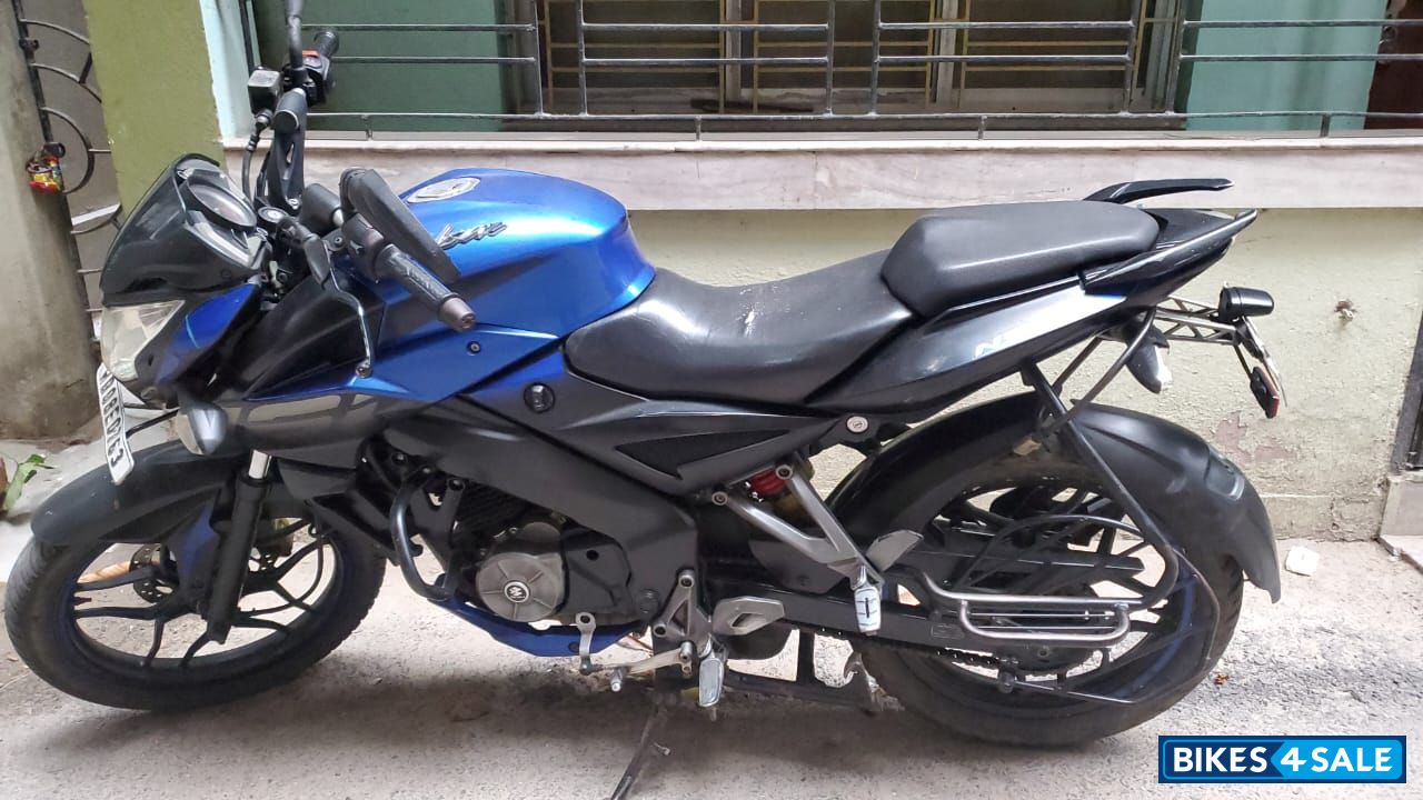 Blue Bajaj Pulsar NS 160