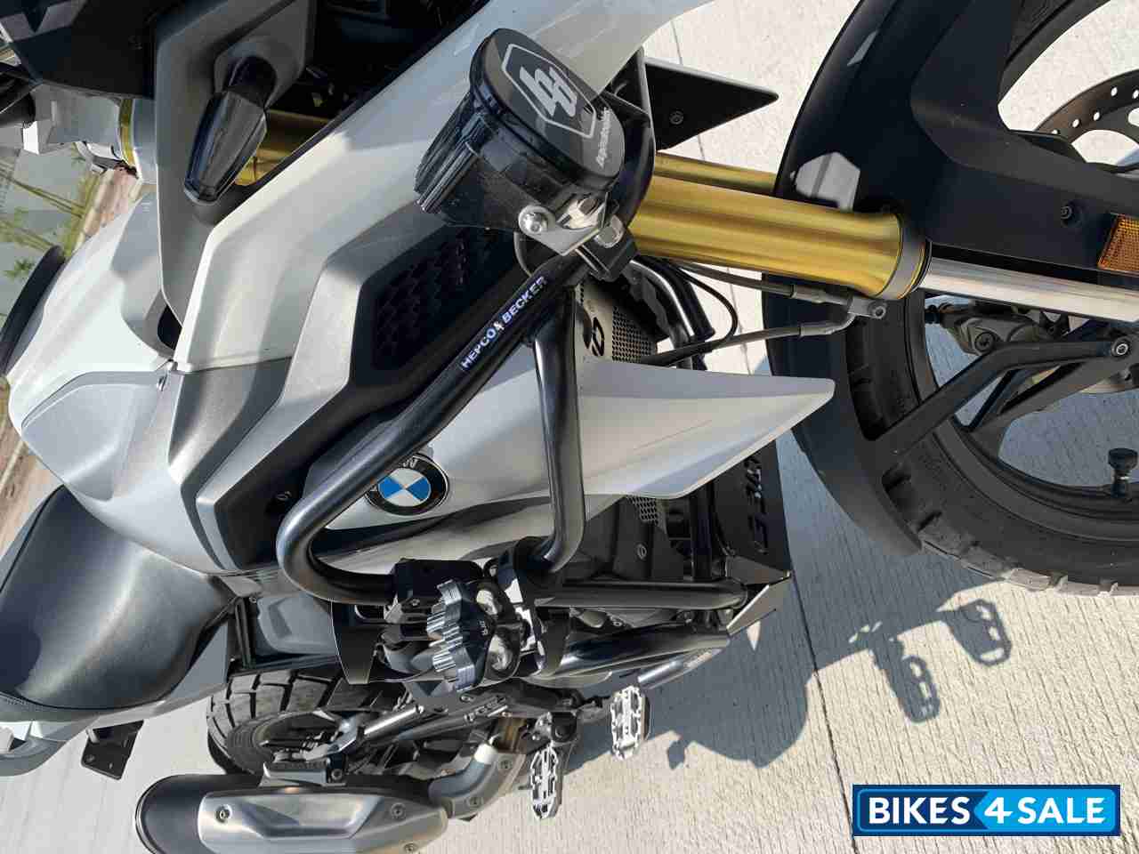 Polar White BMW G 310 GS BS6