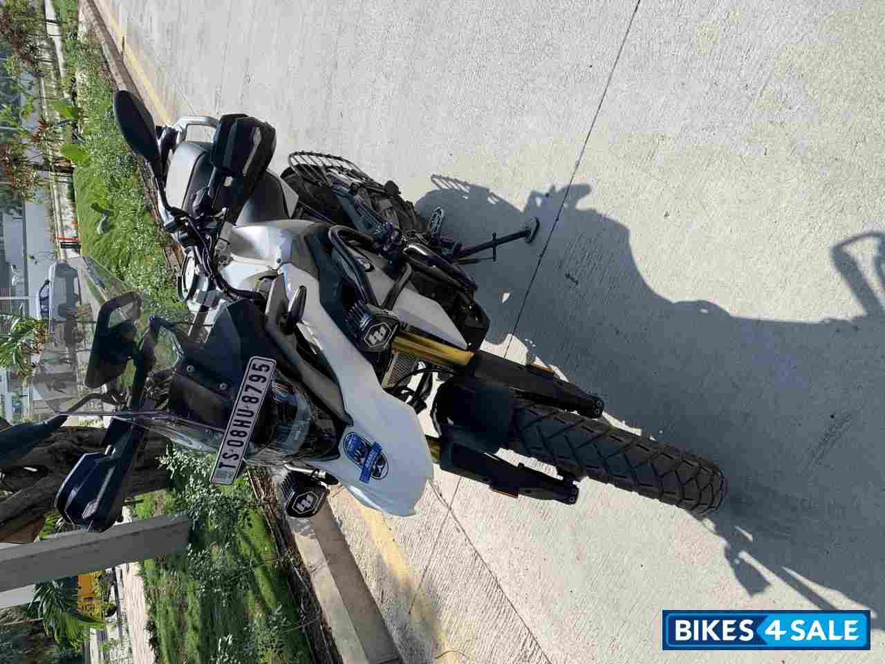 Polar White BMW G 310 GS BS6