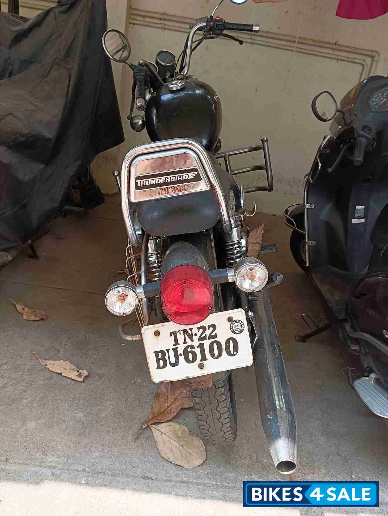 Black Royal Enfield Thunderbird TwinSpark 350