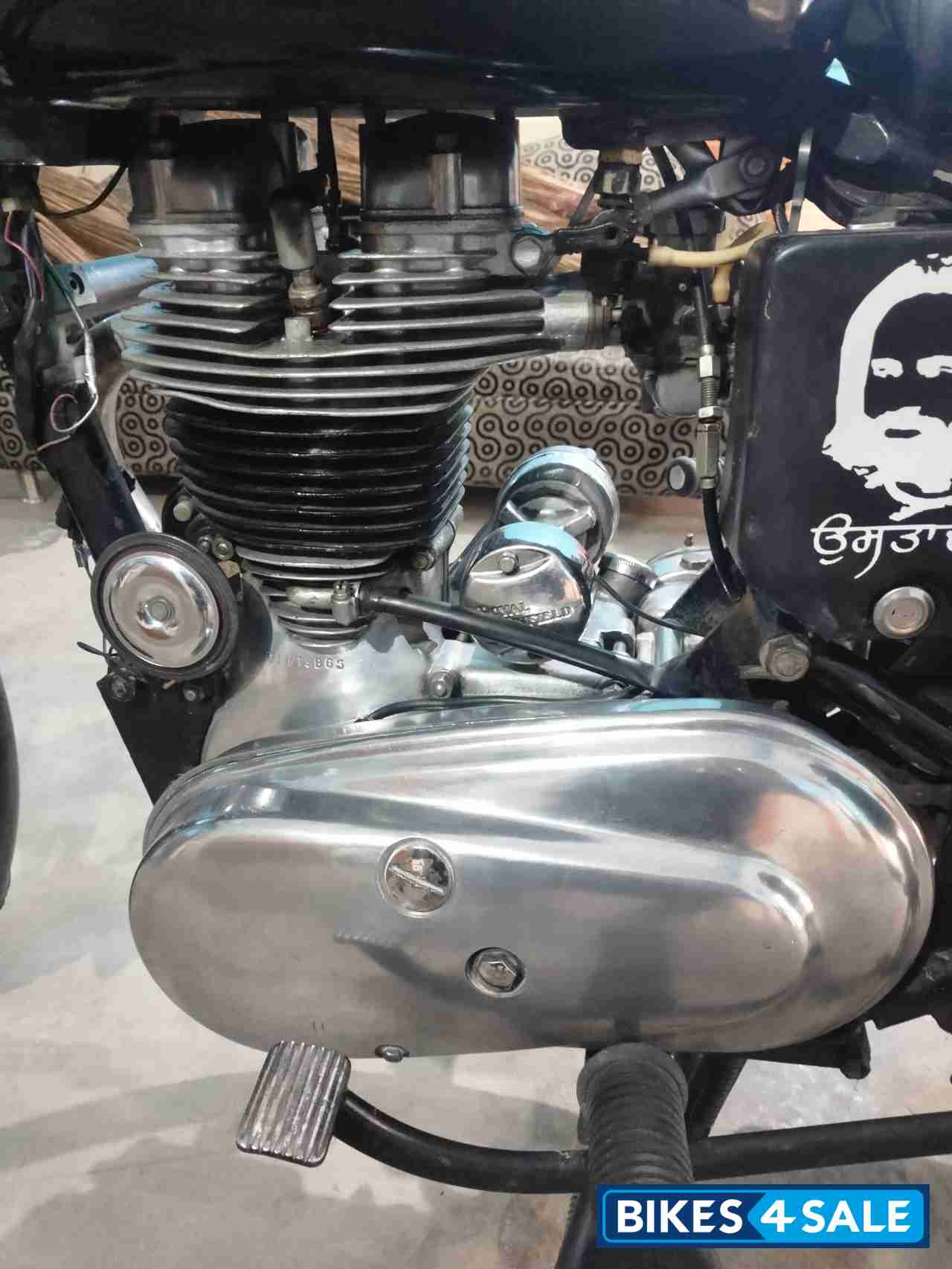 Black Royal Enfield Bullet Standard 350