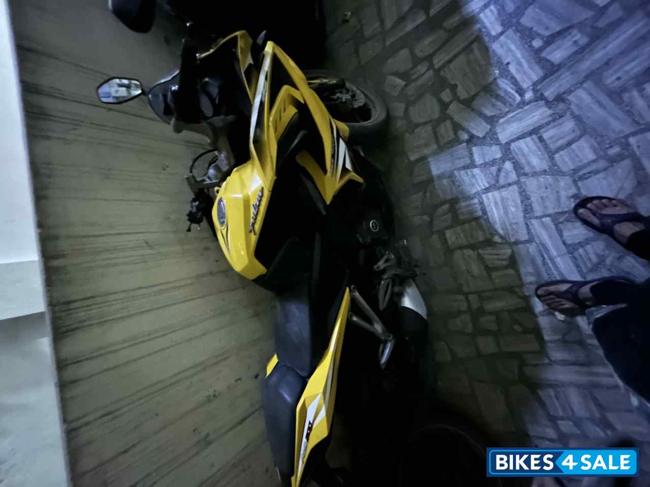 Yellow Bajaj Pulsar RS 200