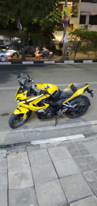 Yellow Bajaj Pulsar RS 200
