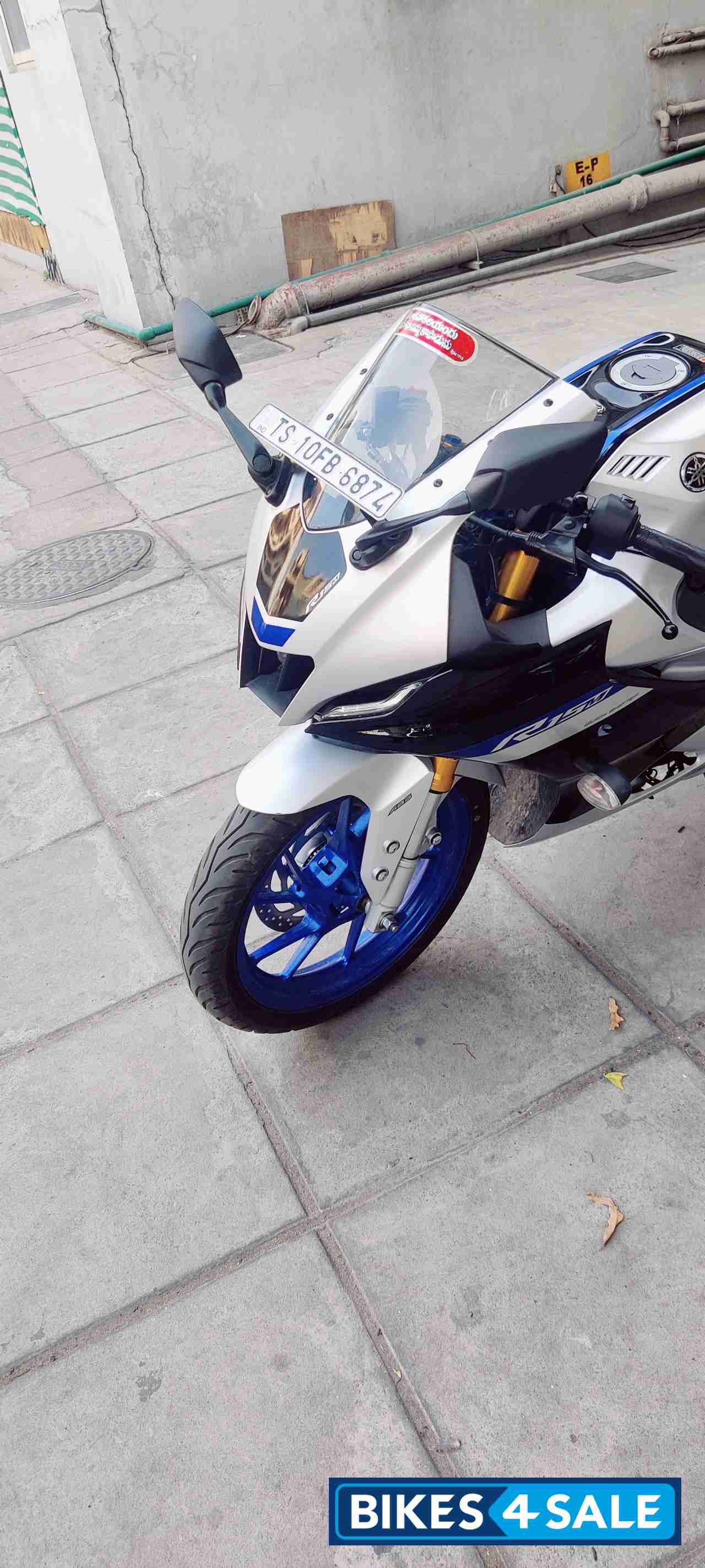 Yamaha R15M