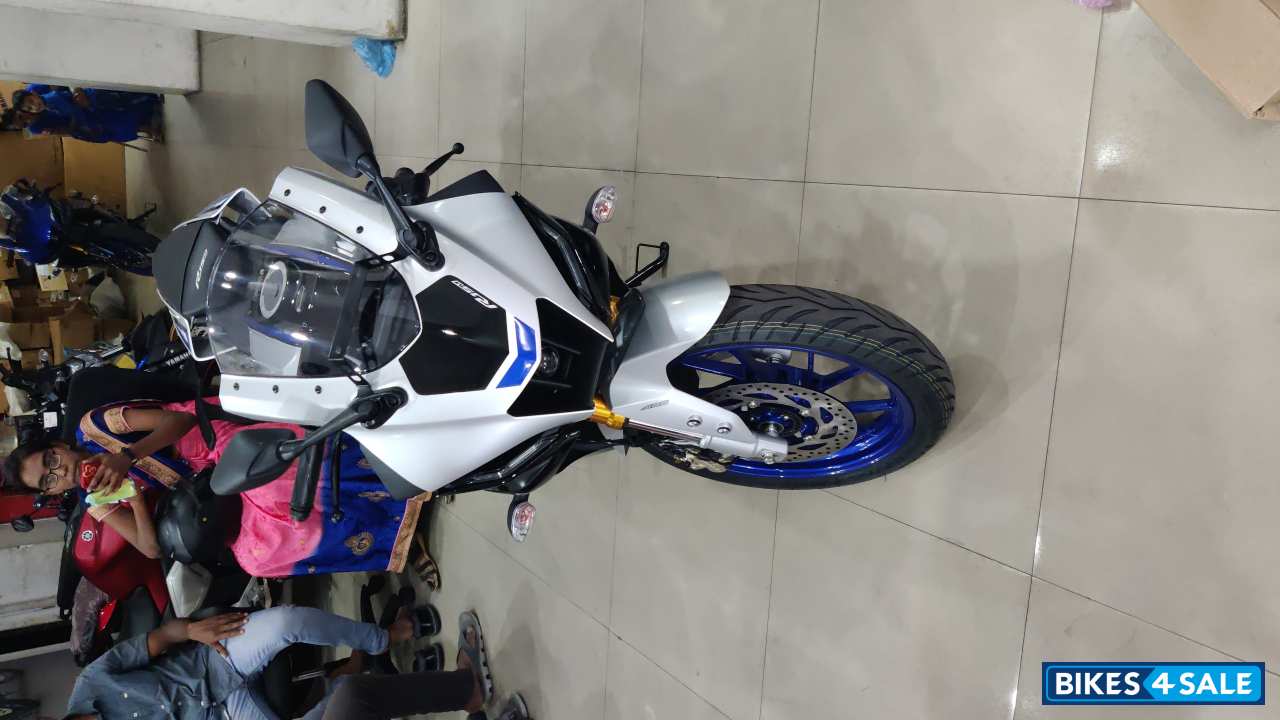 Yamaha R15M