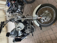 Moon White Bajaj Avenger Cruise 220