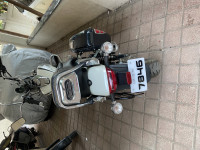 Moon White Bajaj Avenger Cruise 220