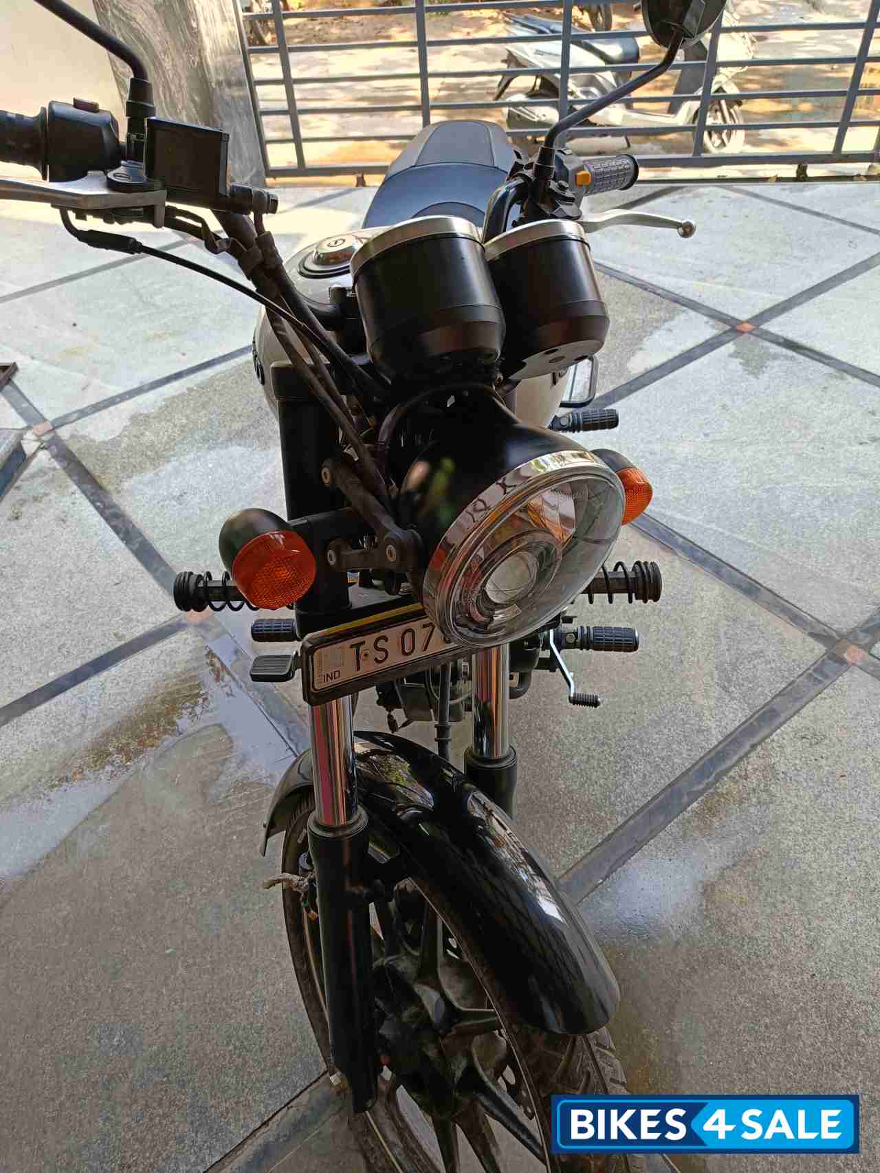 Royal Enfield Thunderbird X 350