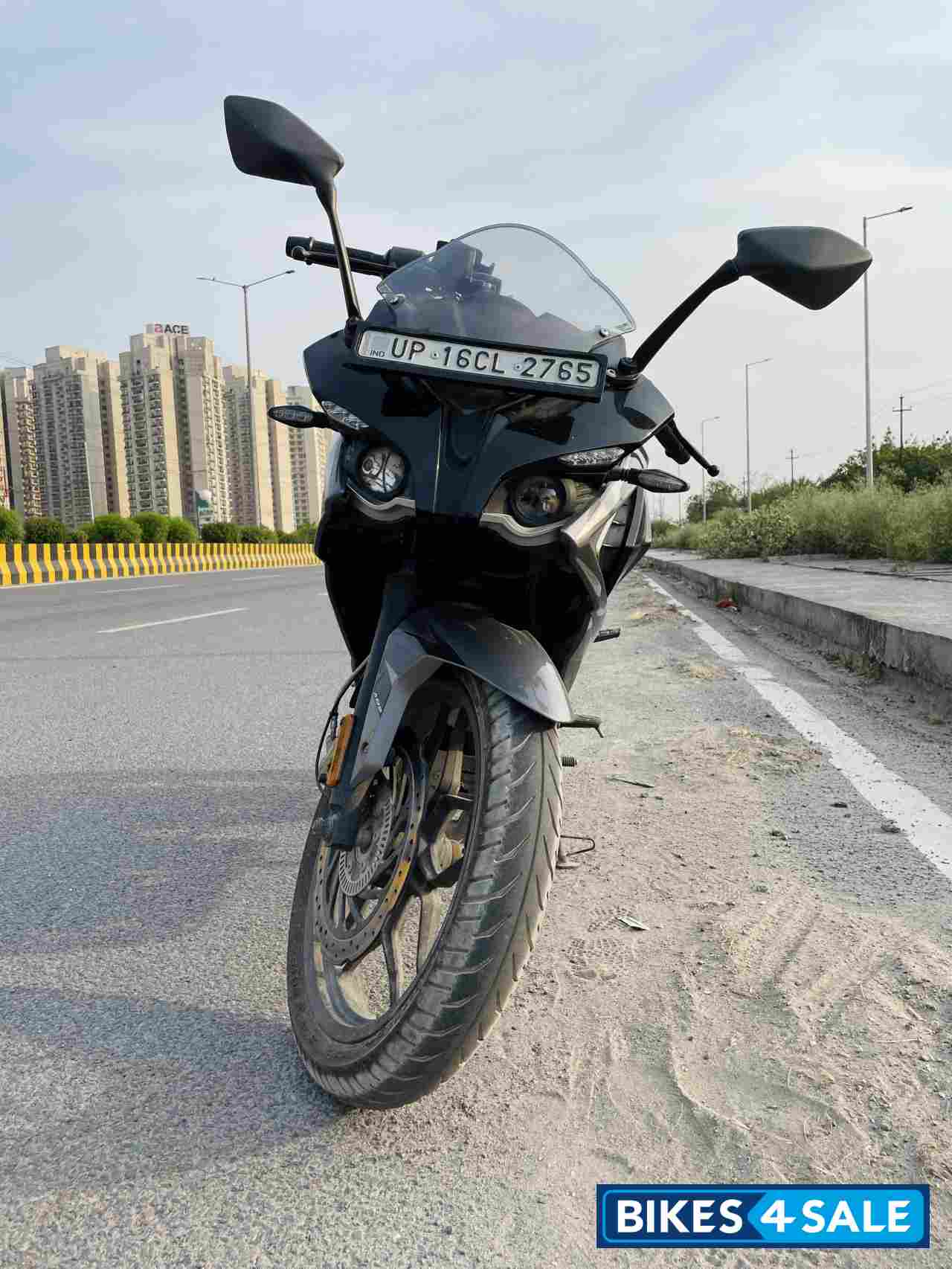 Bajaj Pulsar RS 200